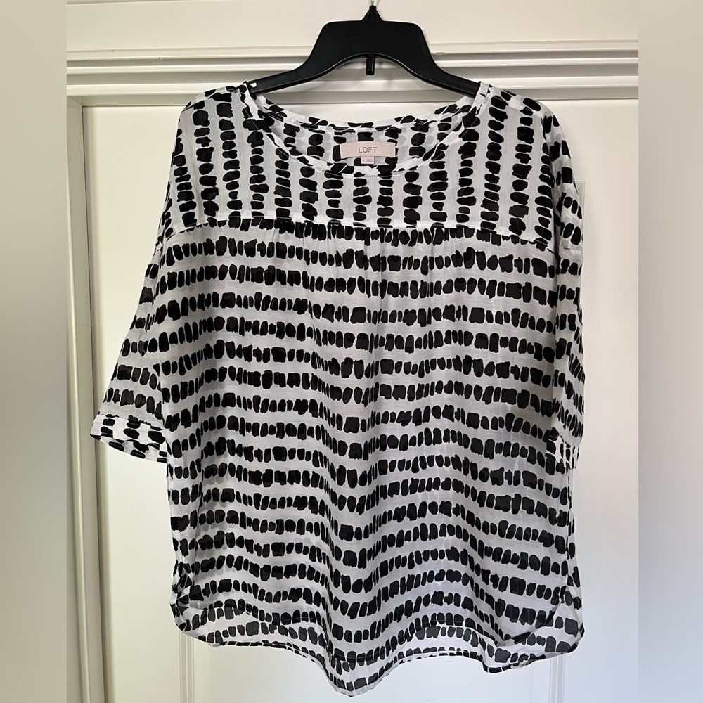LOFT top in excellent condition.